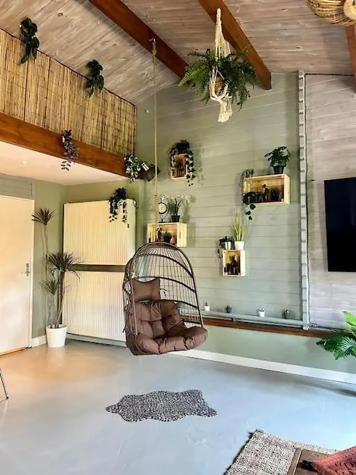 Jungle Style Lodge With Jacuzzi ,Sauna And Garden Near Amsterdam Vijfhuizen Apartment