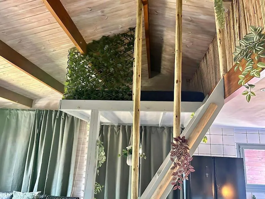 Jungle Style Lodge With Jacuzzi ,Sauna And Garden Near Amsterdam Vijfhuizen 0*,  Netherlands