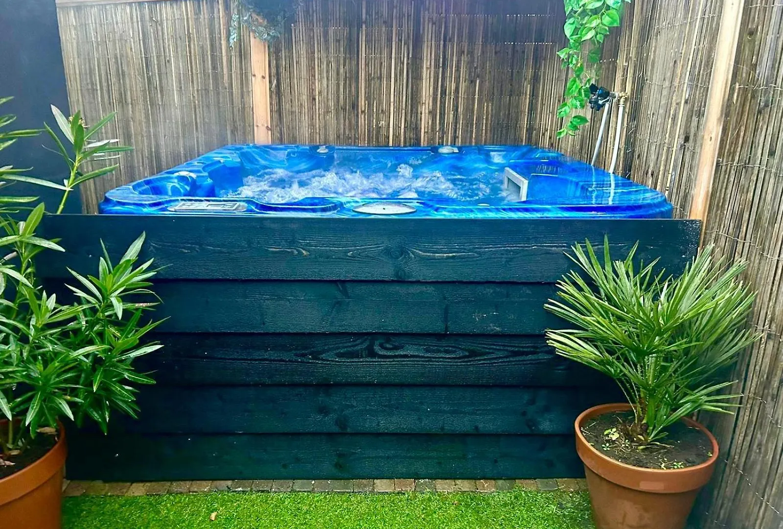 Jungle Style Lodge With Jacuzzi ,Sauna And Garden Near Amsterdam Vijfhuizen