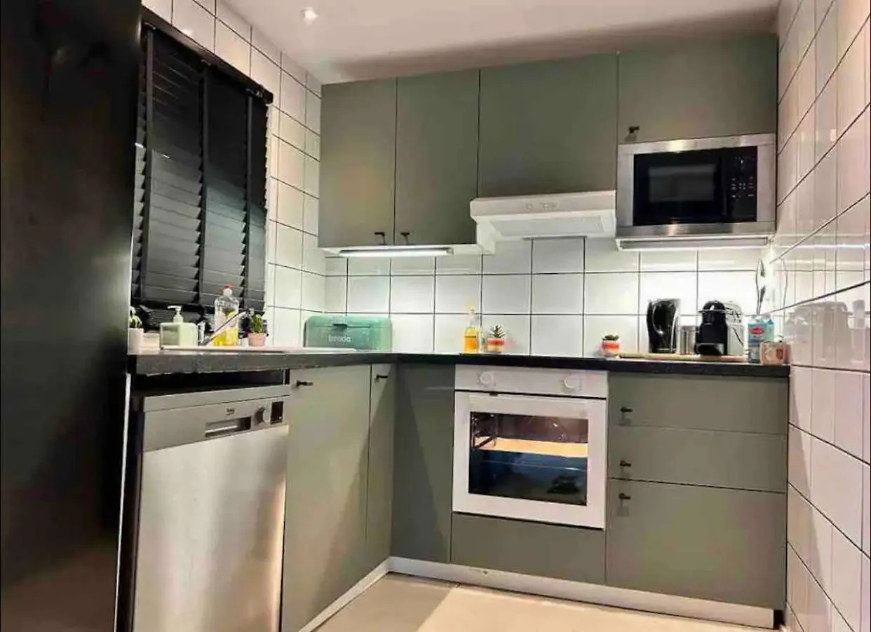 Apartment Jungle Style Lodge With Jacuzzi ,Sauna And Garden Near Amsterdam Vijfhuizen Netherlands