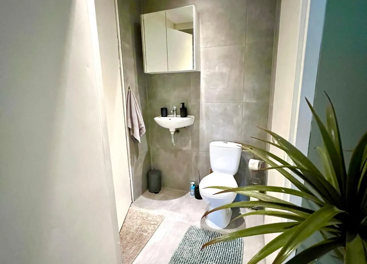 Jungle Style Lodge With Jacuzzi ,Sauna And Garden Near Amsterdam Vijfhuizen Netherlands